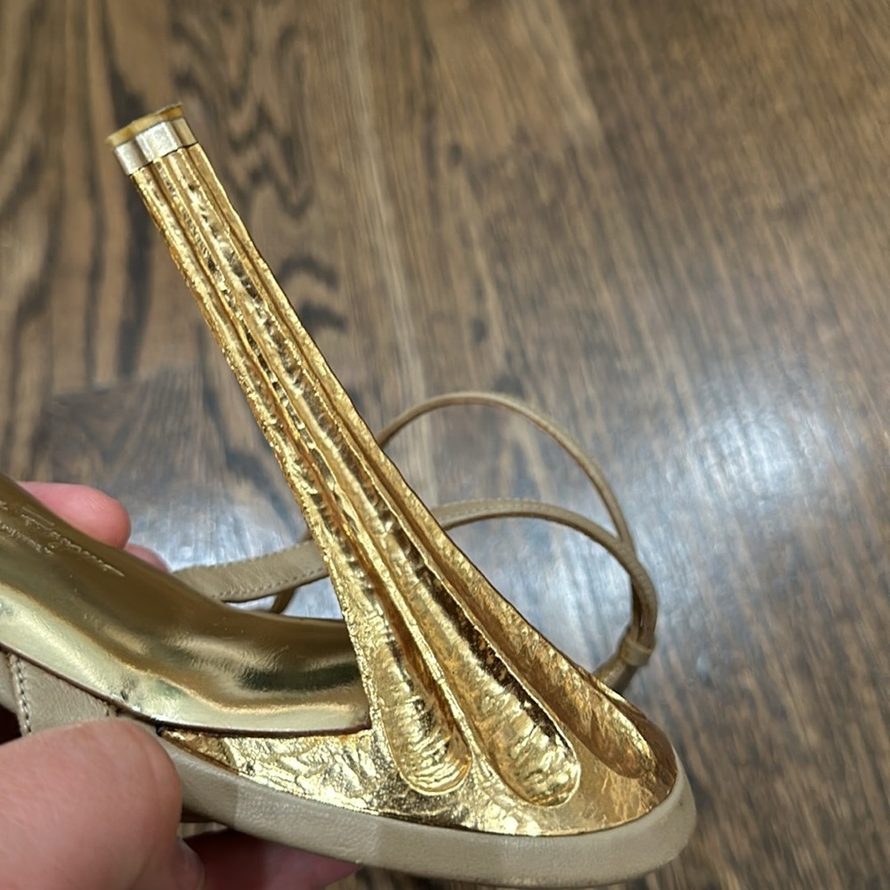 Ferragamo shoes 9 - Picture 10 of 13